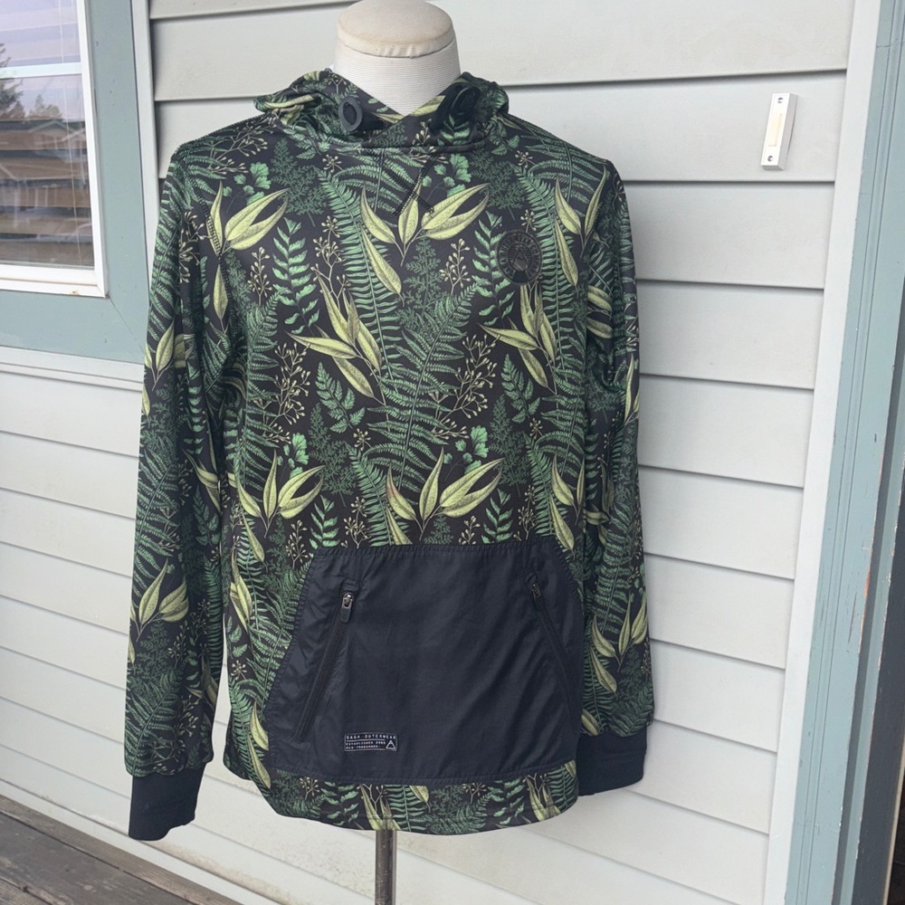 Saga Outerwear Co. Green Leaf Print Hoodie. Medium. Great condition.